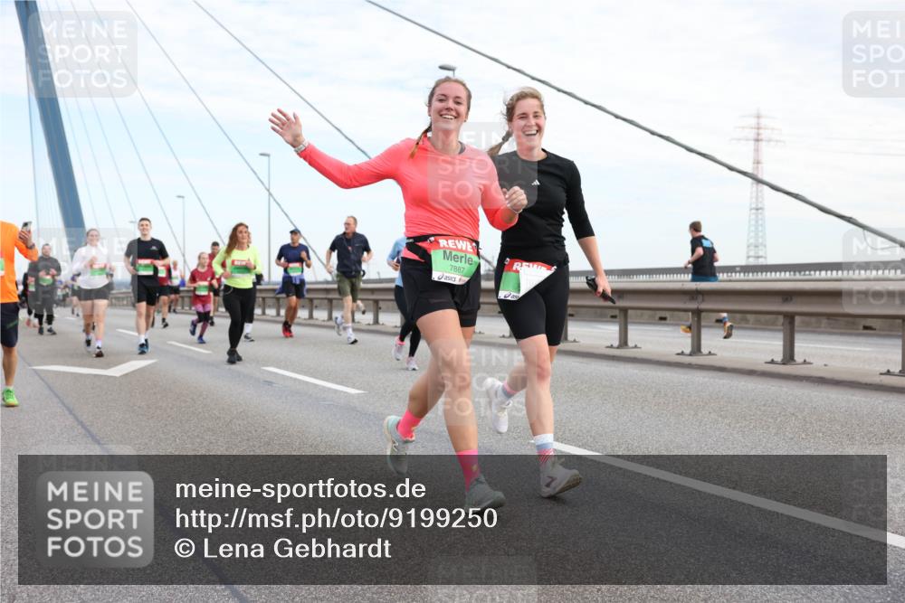 03.10.2025 - Köhlbrandbrückenlauf Lena Gebhardt http://msf.ph/oto/9199250 03.10.2025 15:37:50 Position 1 7887 meine-sportfotos.de