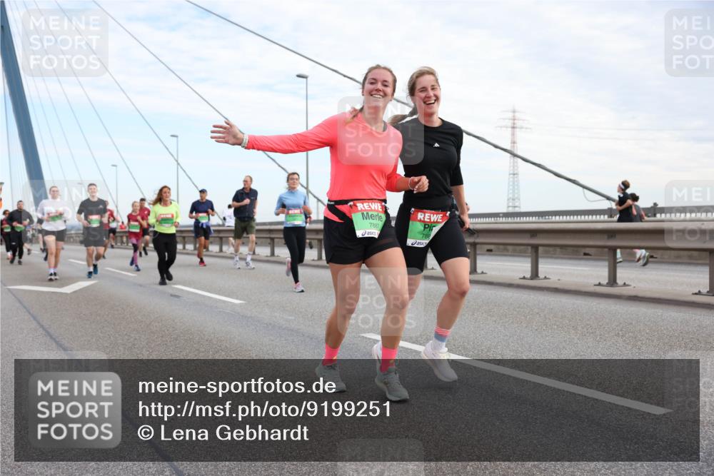 03.10.2025 - Köhlbrandbrückenlauf Lena Gebhardt http://msf.ph/oto/9199251 03.10.2025 15:37:50 Position 1 7887, 788 meine-sportfotos.de