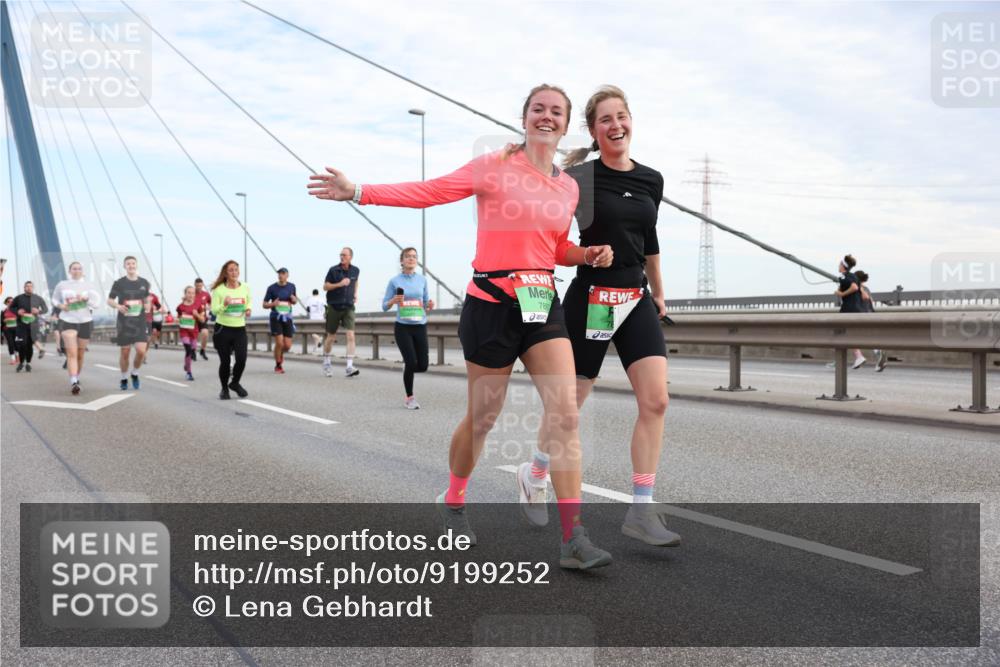03.10.2025 - Köhlbrandbrückenlauf Lena Gebhardt http://msf.ph/oto/9199252 03.10.2025 15:37:51 Position 1 788 meine-sportfotos.de