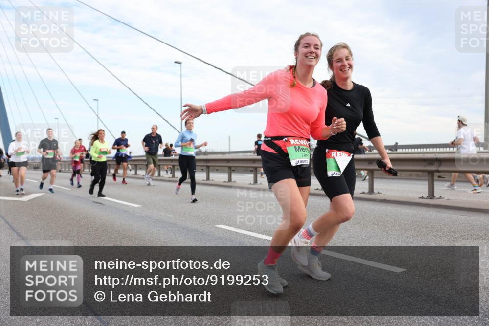03.10.2025 - Köhlbrandbrückenlauf Lena Gebhardt http://msf.ph/oto/9199253 03.10.2025 15:37:51 Position 1 7887 meine-sportfotos.de