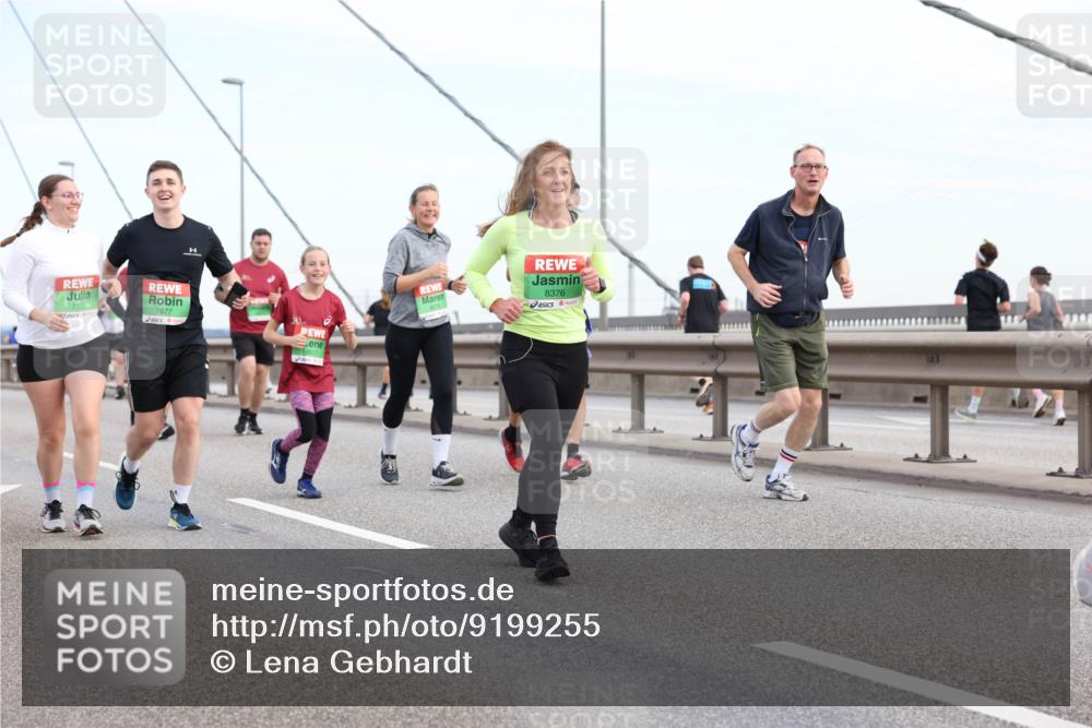 03.10.2025 - Köhlbrandbrückenlauf Lena Gebhardt http://msf.ph/oto/9199255 03.10.2025 15:37:52 Position 1 7706, 7877, 8376 meine-sportfotos.de