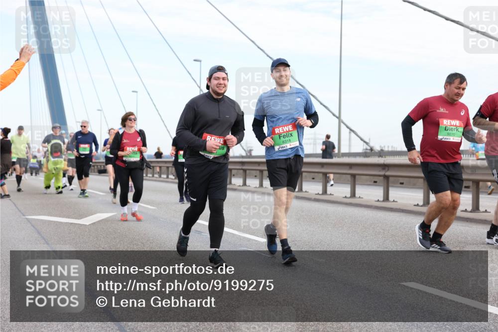 03.10.2025 - Köhlbrandbrückenlauf Lena Gebhardt http://msf.ph/oto/9199275 03.10.2025 15:37:57 Position 1 8318, 9270 meine-sportfotos.de