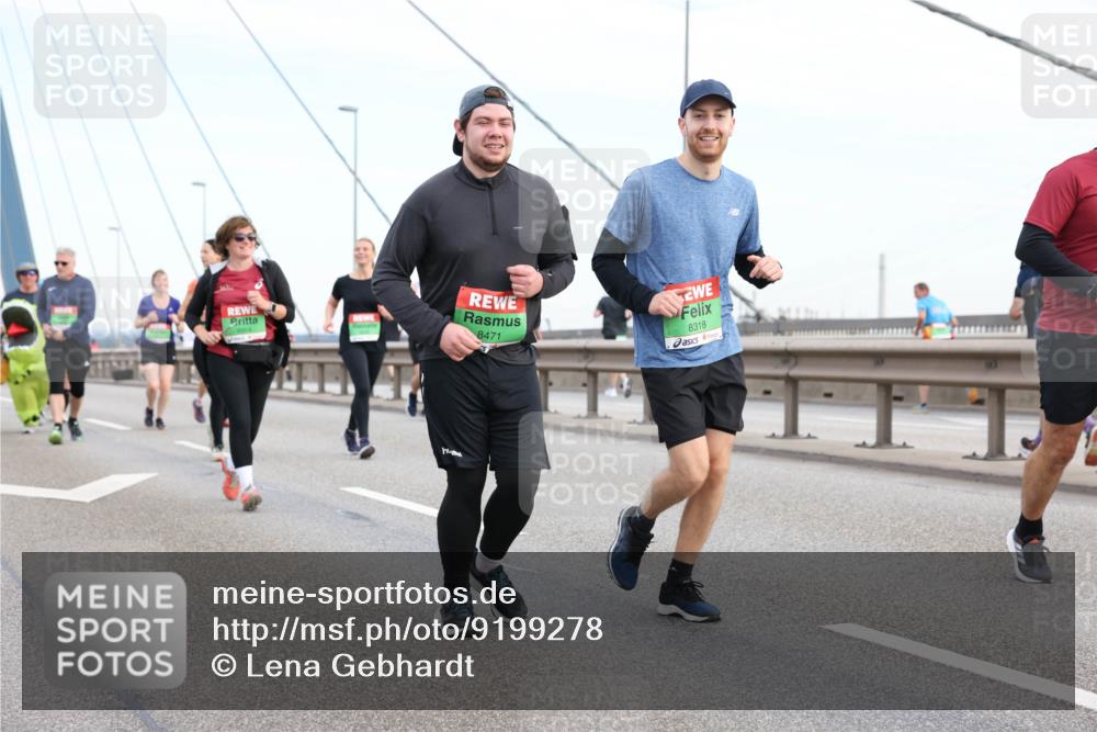 03.10.2025 - Köhlbrandbrückenlauf Lena Gebhardt http://msf.ph/oto/9199278 03.10.2025 15:37:57 Position 1 8471, 8318 meine-sportfotos.de