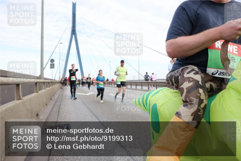 03.10.2025 - Köhlbrandbrückenlauf Lena Gebhardt http://msf.ph/oto/9199313 03.10.2025 15:38:07 Position 1 31 meine-sportfotos.de