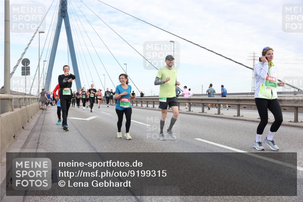 03.10.2025 - Köhlbrandbrückenlauf Lena Gebhardt http://msf.ph/oto/9199315 03.10.2025 15:38:07 Position 1 8665 meine-sportfotos.de