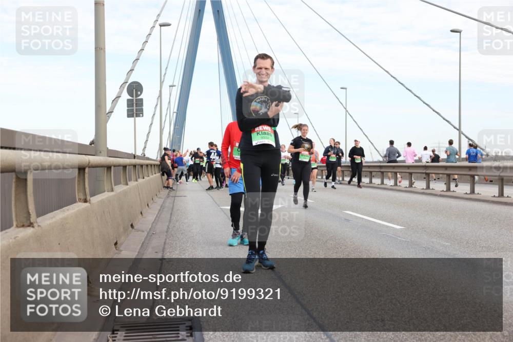 03.10.2025 - Köhlbrandbrückenlauf Lena Gebhardt http://msf.ph/oto/9199321 03.10.2025 15:38:09 Position 1 9332 meine-sportfotos.de
