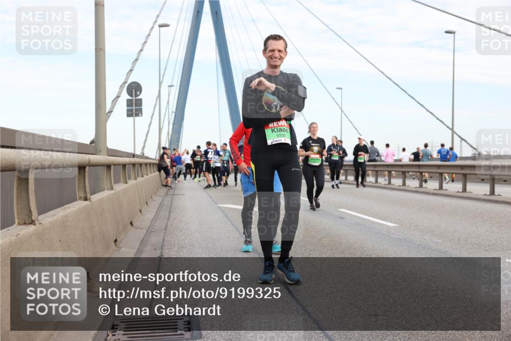 03.10.2025 - Köhlbrandbrückenlauf Lena Gebhardt http://msf.ph/oto/9199325 03.10.2025 15:38:10 Position 1 9332 meine-sportfotos.de