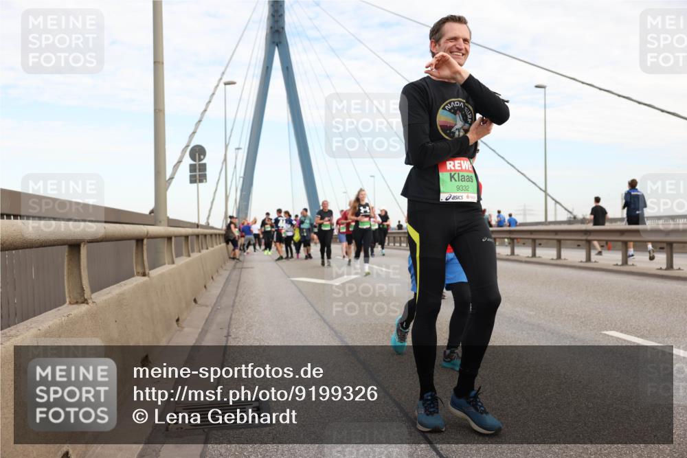 03.10.2025 - Köhlbrandbrückenlauf Lena Gebhardt http://msf.ph/oto/9199326 03.10.2025 15:38:11 Position 1 9332 meine-sportfotos.de