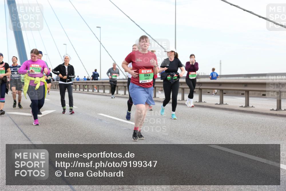 03.10.2025 - Köhlbrandbrückenlauf Lena Gebhardt http://msf.ph/oto/9199347 03.10.2025 15:38:17 Position 1 9402 meine-sportfotos.de