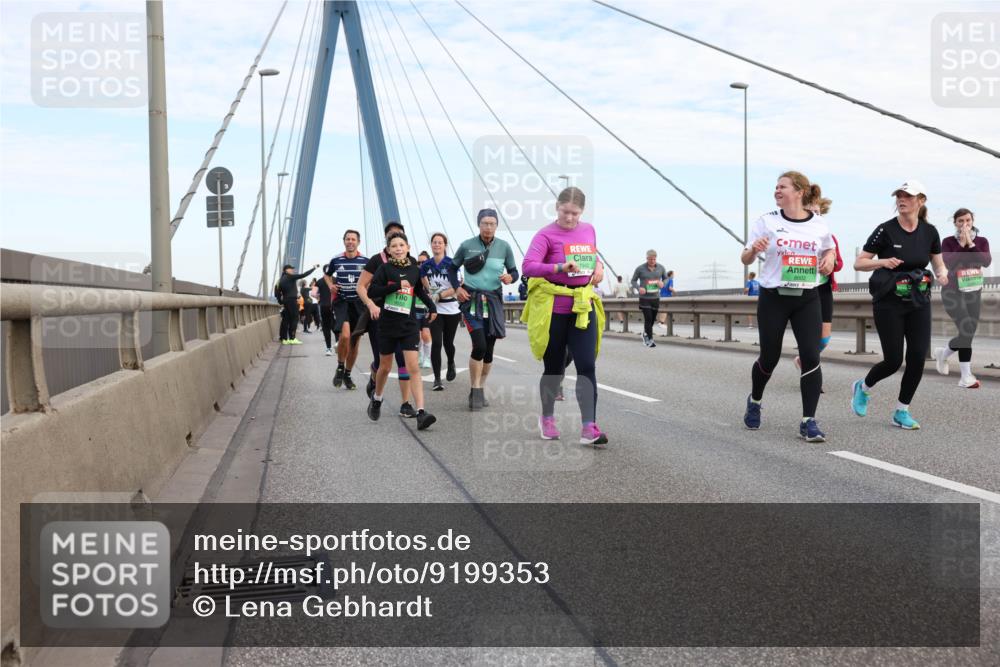 03.10.2025 - Köhlbrandbrückenlauf Lena Gebhardt http://msf.ph/oto/9199353 03.10.2025 15:38:19 Position 1 8602 meine-sportfotos.de