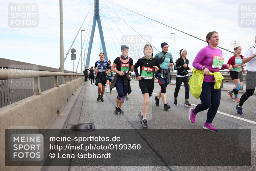 03.10.2025 - Köhlbrandbrückenlauf Lena Gebhardt http://msf.ph/oto/9199360 03.10.2025 15:38:20 Position 1 9553, 7942 meine-sportfotos.de