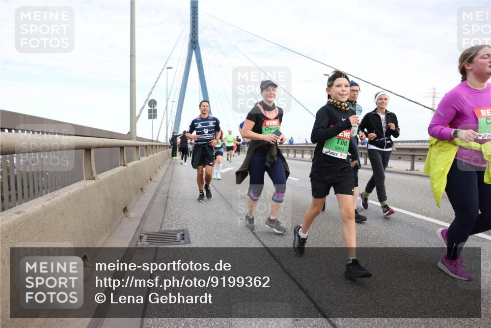 03.10.2025 - Köhlbrandbrückenlauf Lena Gebhardt http://msf.ph/oto/9199362 03.10.2025 15:38:21 Position 1 9553 meine-sportfotos.de