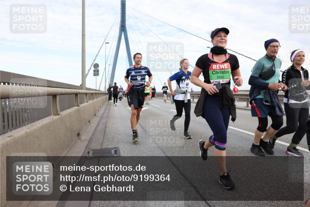 03.10.2025 - Köhlbrandbrückenlauf Lena Gebhardt http://msf.ph/oto/9199364 03.10.2025 15:38:21 Position 1 9552 meine-sportfotos.de