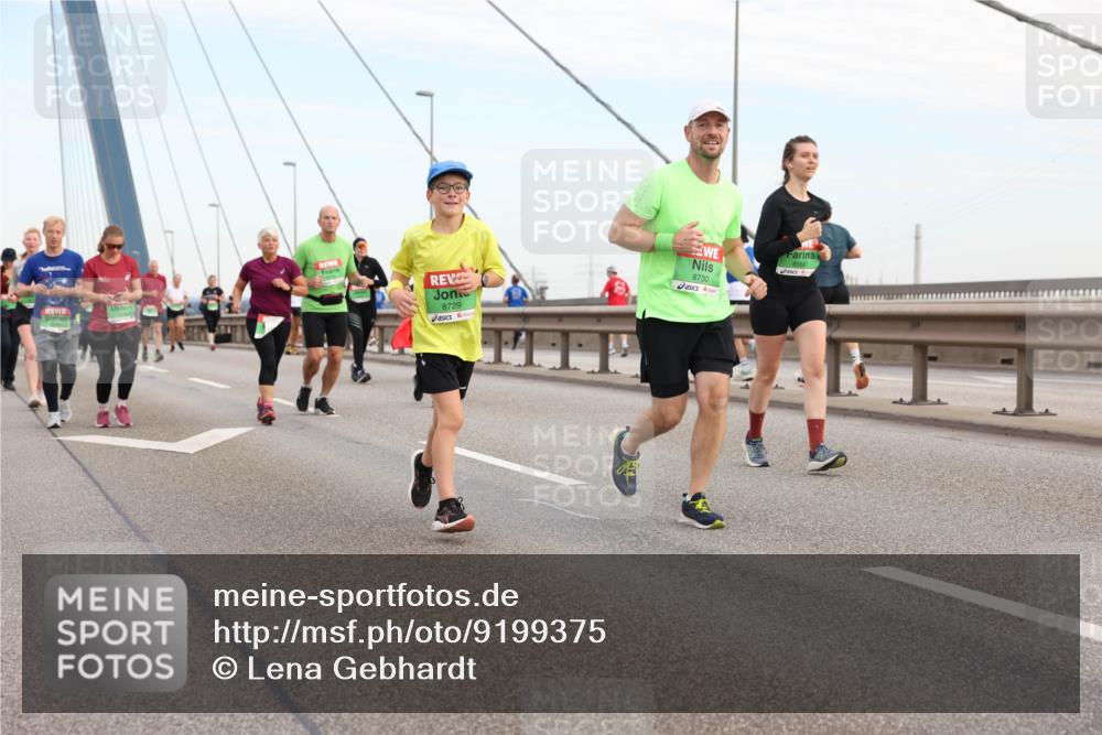 03.10.2025 - Köhlbrandbrückenlauf Lena Gebhardt http://msf.ph/oto/9199375 03.10.2025 15:38:25 Position 1 8729, 8730 meine-sportfotos.de