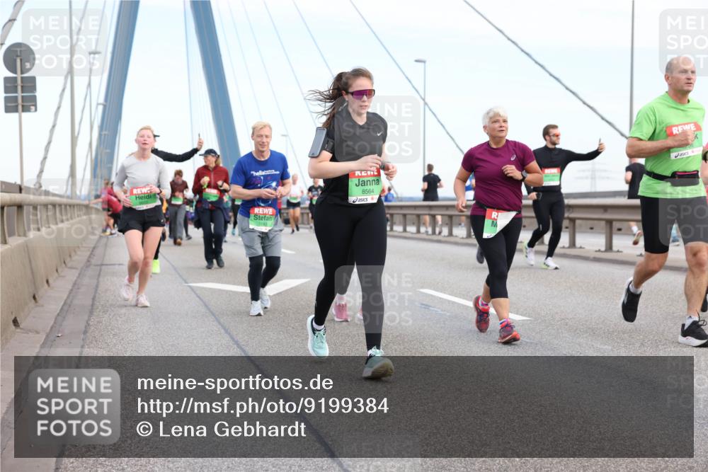 03.10.2025 - Köhlbrandbrückenlauf Lena Gebhardt http://msf.ph/oto/9199384 03.10.2025 15:38:28 Position 1 8564, 7183 meine-sportfotos.de