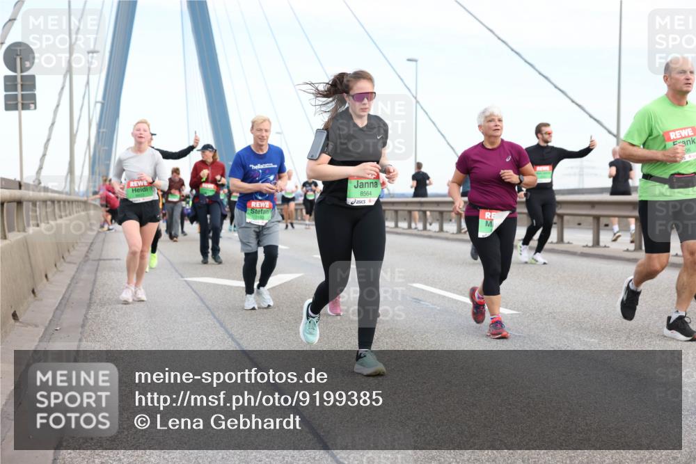03.10.2025 - Köhlbrandbrückenlauf Lena Gebhardt http://msf.ph/oto/9199385 03.10.2025 15:38:28 Position 1 7183, 8564, 06 meine-sportfotos.de