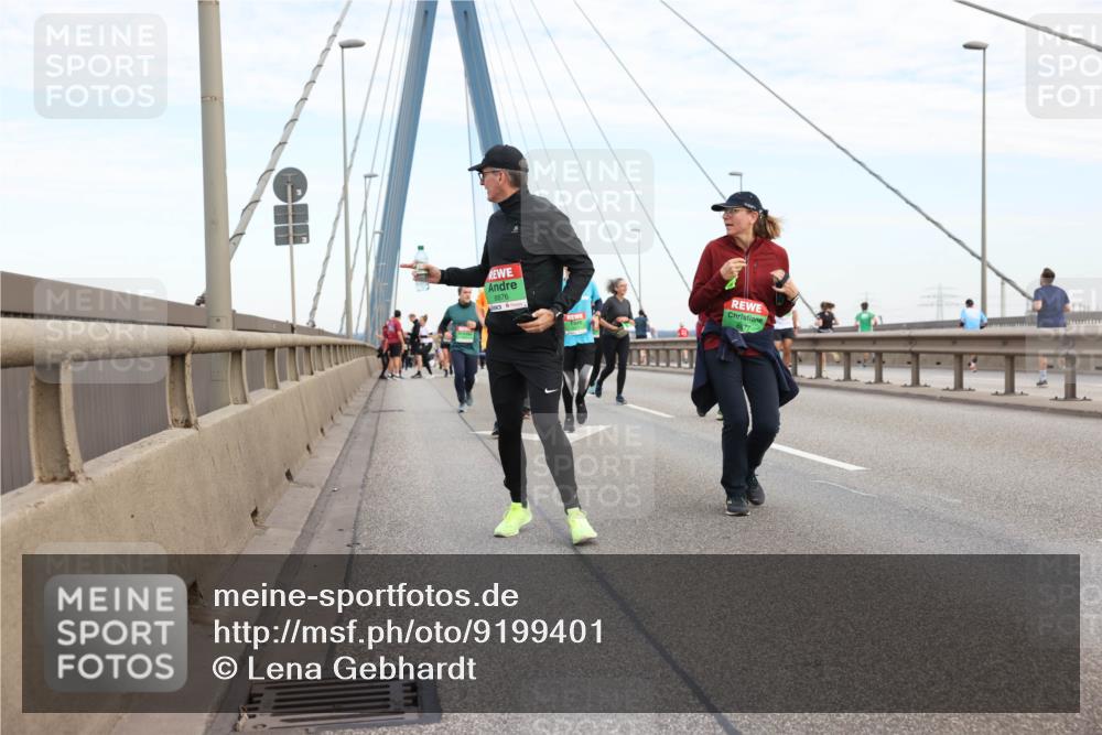 03.10.2025 - Köhlbrandbrückenlauf Lena Gebhardt http://msf.ph/oto/9199401 03.10.2025 15:38:33 Position 1 8876 meine-sportfotos.de