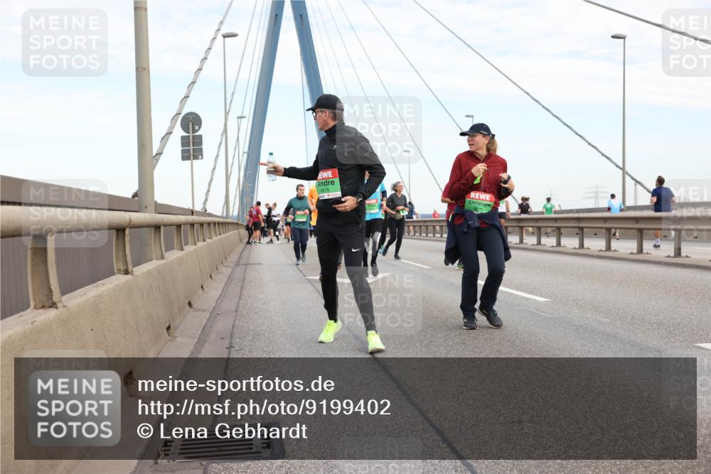 03.10.2025 - Köhlbrandbrückenlauf Lena Gebhardt http://msf.ph/oto/9199402 03.10.2025 15:38:33 Position 1  meine-sportfotos.de