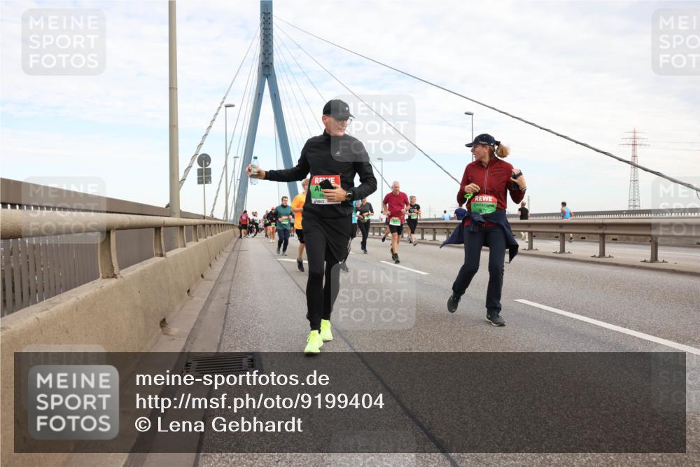 03.10.2025 - Köhlbrandbrückenlauf Lena Gebhardt http://msf.ph/oto/9199404 03.10.2025 15:38:34 Position 1  meine-sportfotos.de