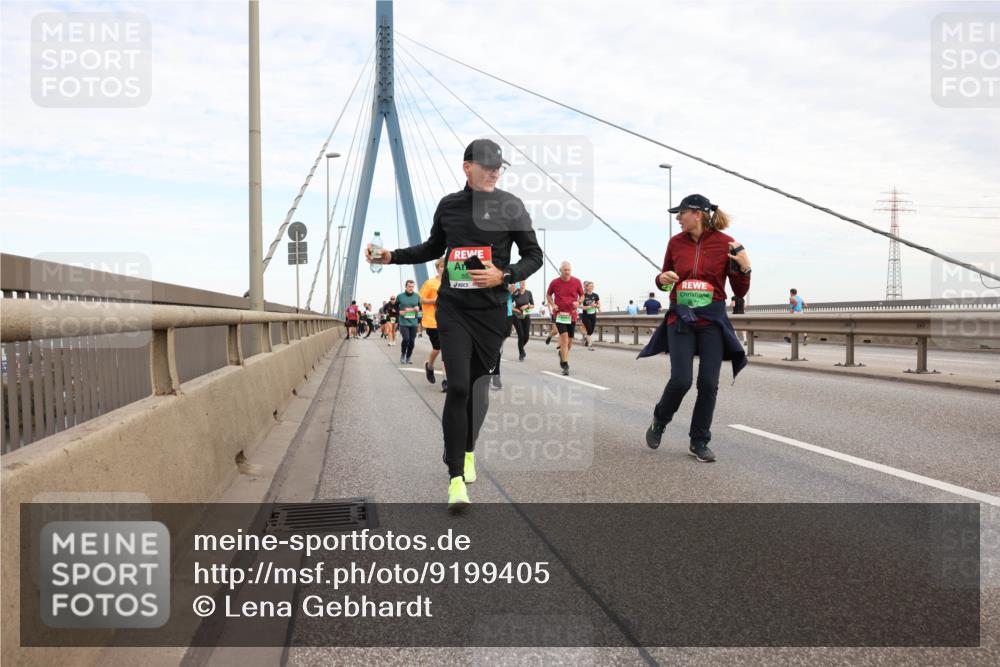 03.10.2025 - Köhlbrandbrückenlauf Lena Gebhardt http://msf.ph/oto/9199405 03.10.2025 15:38:34 Position 1  meine-sportfotos.de