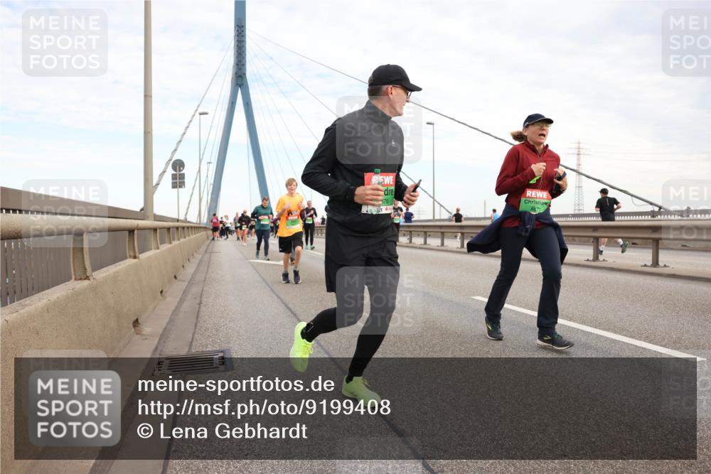 03.10.2025 - Köhlbrandbrückenlauf Lena Gebhardt http://msf.ph/oto/9199408 03.10.2025 15:38:35 Position 1 876, 8877 meine-sportfotos.de