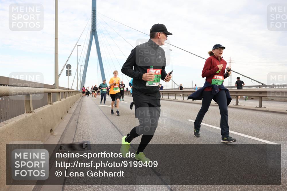 03.10.2025 - Köhlbrandbrückenlauf Lena Gebhardt http://msf.ph/oto/9199409 03.10.2025 15:38:35 Position 1 3876 meine-sportfotos.de