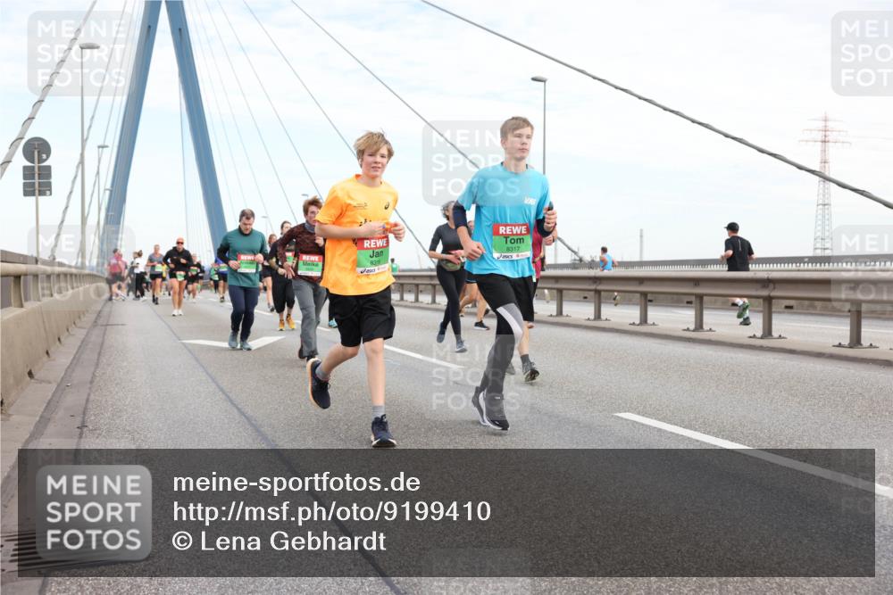 03.10.2025 - Köhlbrandbrückenlauf Lena Gebhardt http://msf.ph/oto/9199410 03.10.2025 15:38:36 Position 1 8316, 8317 meine-sportfotos.de