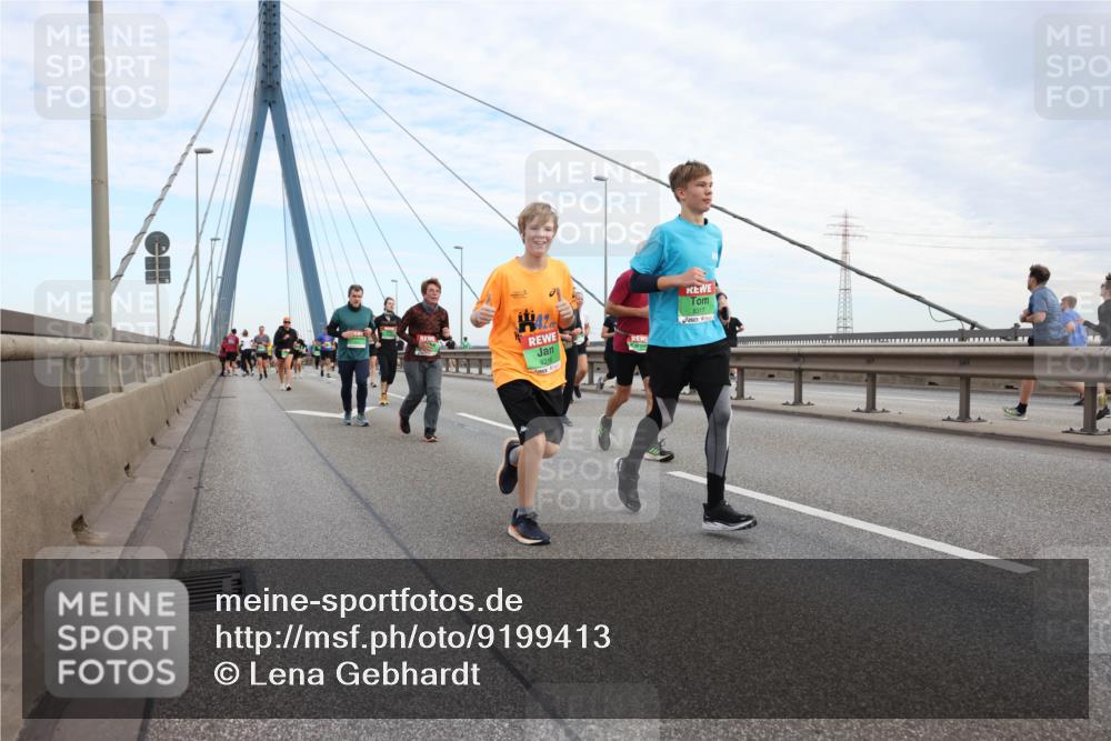 03.10.2025 - Köhlbrandbrückenlauf Lena Gebhardt http://msf.ph/oto/9199413 03.10.2025 15:38:36 Position 1 8316, 8317 meine-sportfotos.de