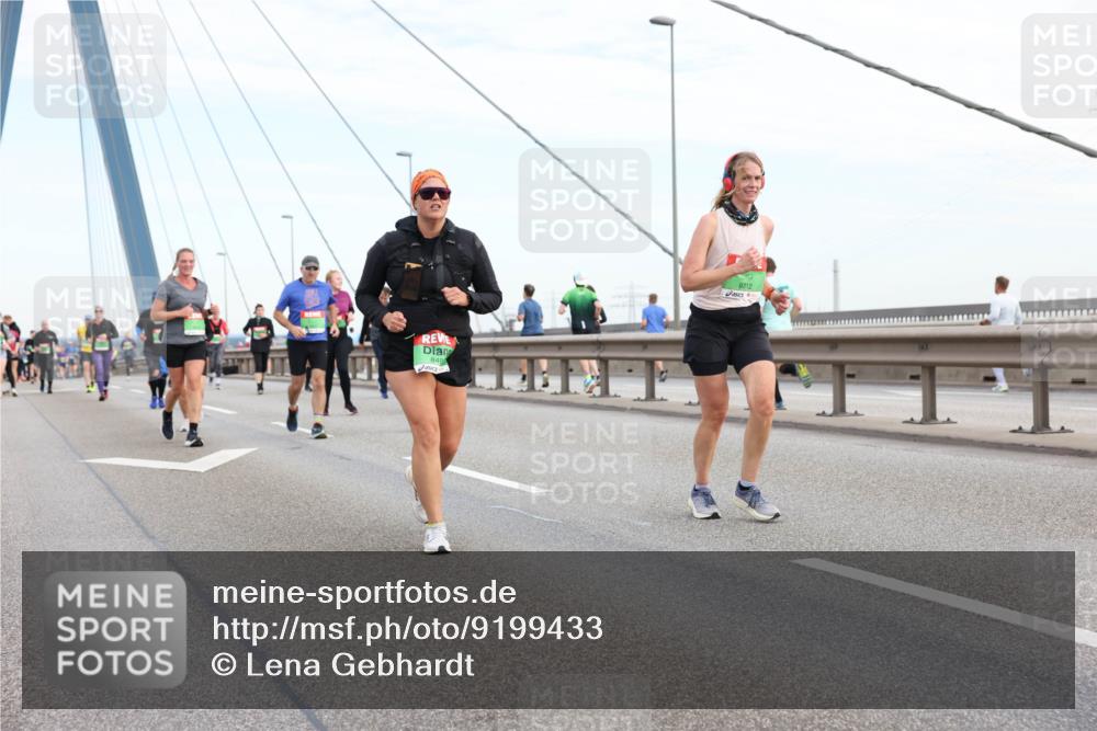 03.10.2025 - Köhlbrandbrückenlauf Lena Gebhardt http://msf.ph/oto/9199433 03.10.2025 15:38:42 Position 1 848, 9712 meine-sportfotos.de