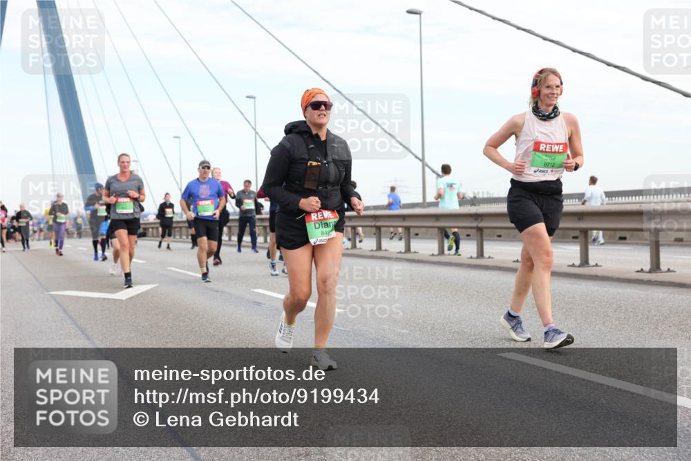 03.10.2025 - Köhlbrandbrückenlauf Lena Gebhardt http://msf.ph/oto/9199434 03.10.2025 15:38:42 Position 1 848, 9712 meine-sportfotos.de