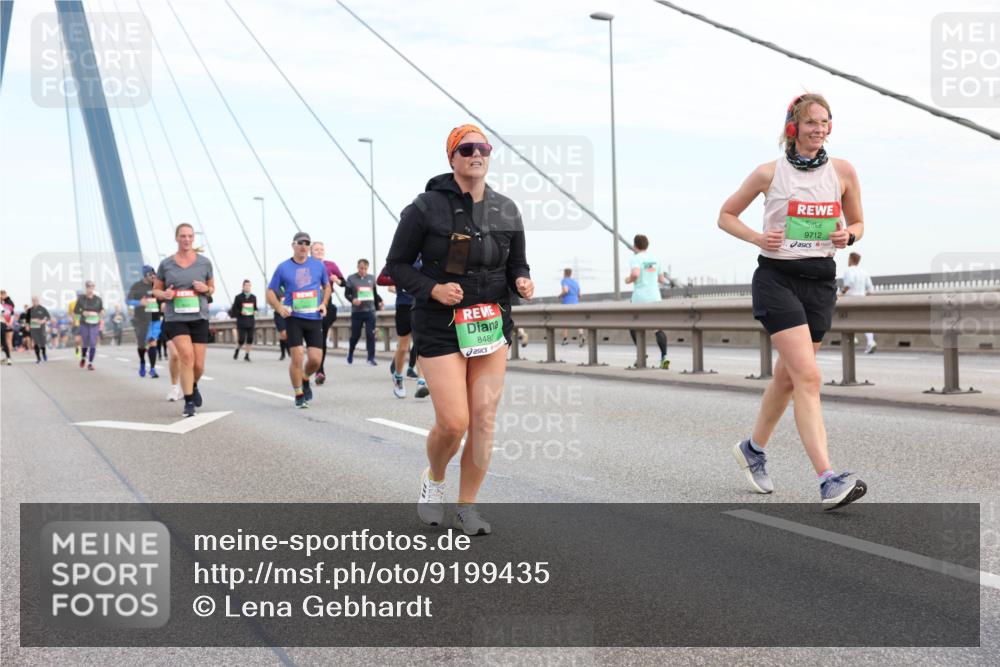 03.10.2025 - Köhlbrandbrückenlauf Lena Gebhardt http://msf.ph/oto/9199435 03.10.2025 15:38:42 Position 1 848, 9712 meine-sportfotos.de