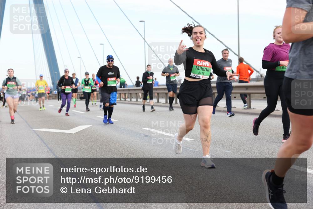 03.10.2025 - Köhlbrandbrückenlauf Lena Gebhardt http://msf.ph/oto/9199456 03.10.2025 15:38:46 Position 1 8418, 2018 meine-sportfotos.de