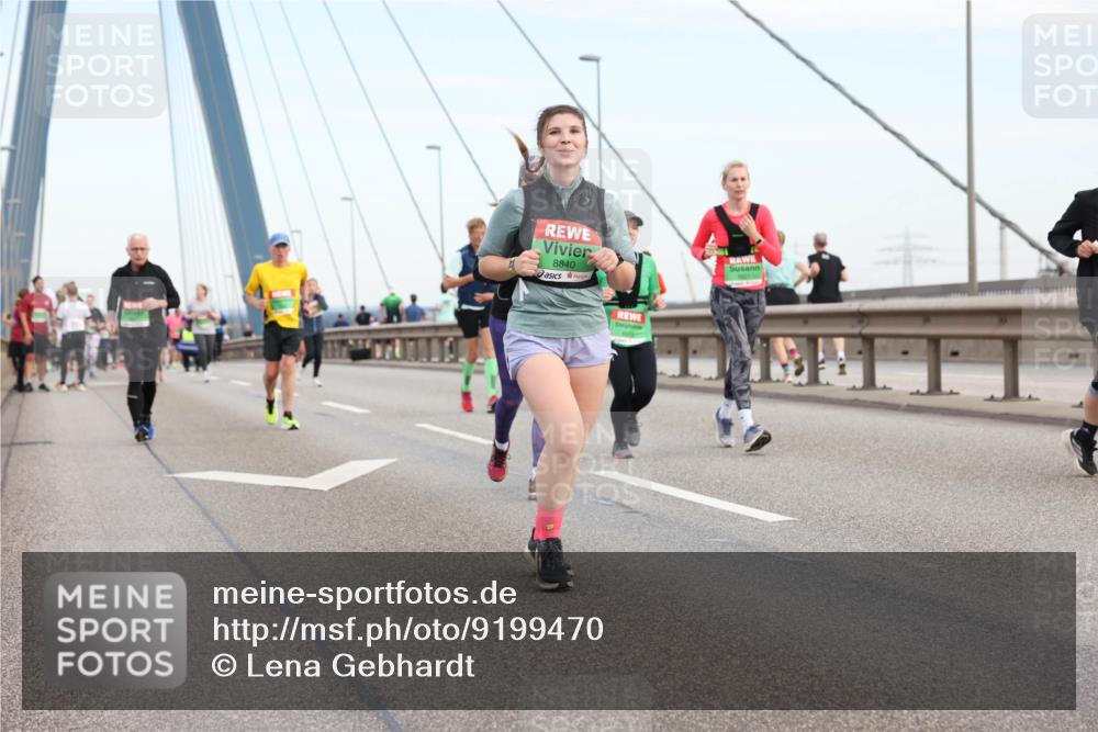 03.10.2025 - Köhlbrandbrückenlauf Lena Gebhardt http://msf.ph/oto/9199470 03.10.2025 15:38:50 Position 1 8840 meine-sportfotos.de