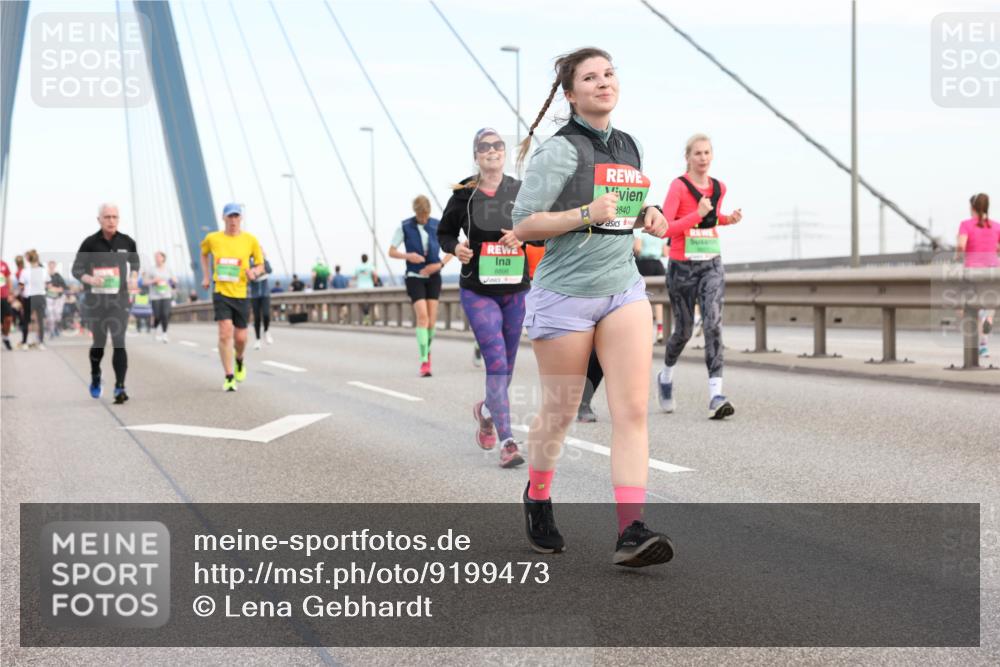 03.10.2025 - Köhlbrandbrückenlauf Lena Gebhardt http://msf.ph/oto/9199473 03.10.2025 15:38:51 Position 1 3840 meine-sportfotos.de