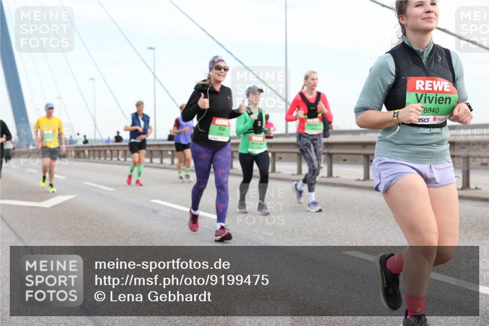 03.10.2025 - Köhlbrandbrückenlauf Lena Gebhardt http://msf.ph/oto/9199475 03.10.2025 15:38:52 Position 1 8840 meine-sportfotos.de