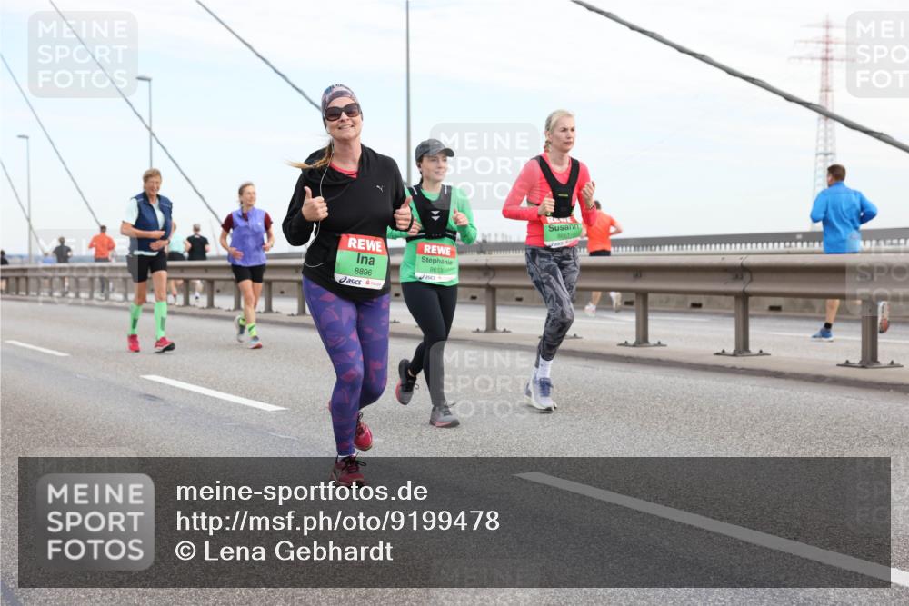 03.10.2025 - Köhlbrandbrückenlauf Lena Gebhardt http://msf.ph/oto/9199478 03.10.2025 15:38:52 Position 1 8896, 8653, 8661 meine-sportfotos.de