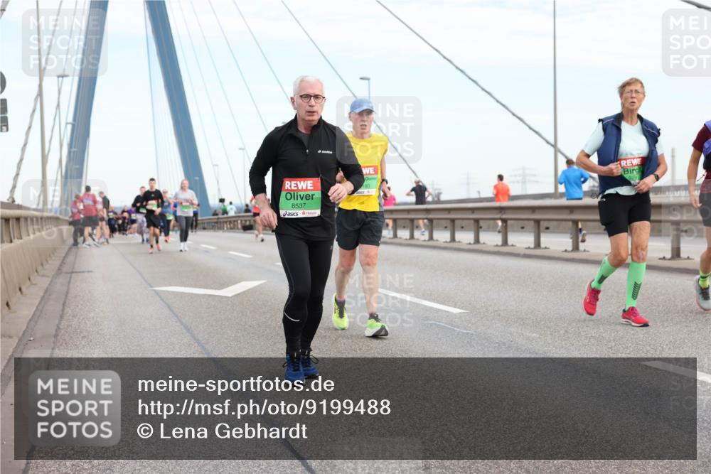 03.10.2025 - Köhlbrandbrückenlauf Lena Gebhardt http://msf.ph/oto/9199488 03.10.2025 15:38:55 Position 1 8537, 80 meine-sportfotos.de