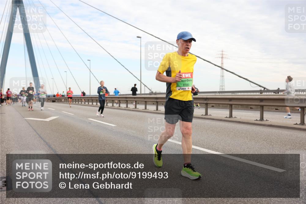 03.10.2025 - Köhlbrandbrückenlauf Lena Gebhardt http://msf.ph/oto/9199493 03.10.2025 15:38:57 Position 1 8180 meine-sportfotos.de