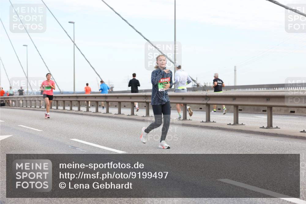 03.10.2025 - Köhlbrandbrückenlauf Lena Gebhardt http://msf.ph/oto/9199497 03.10.2025 15:38:59 Position 1  meine-sportfotos.de