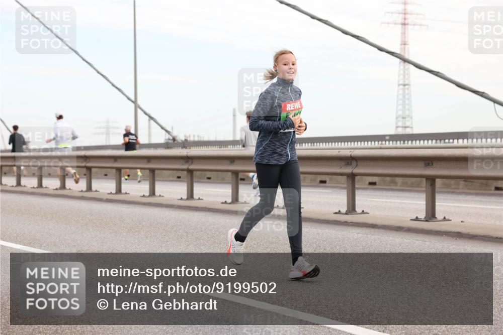 03.10.2025 - Köhlbrandbrückenlauf Lena Gebhardt http://msf.ph/oto/9199502 03.10.2025 15:39:00 Position 1  meine-sportfotos.de