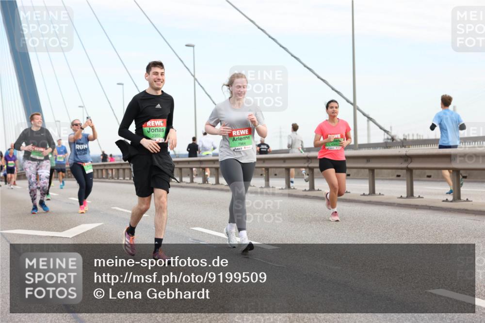 03.10.2025 - Köhlbrandbrückenlauf Lena Gebhardt http://msf.ph/oto/9199509 03.10.2025 15:39:03 Position 1 7955, 7964, 8364 meine-sportfotos.de