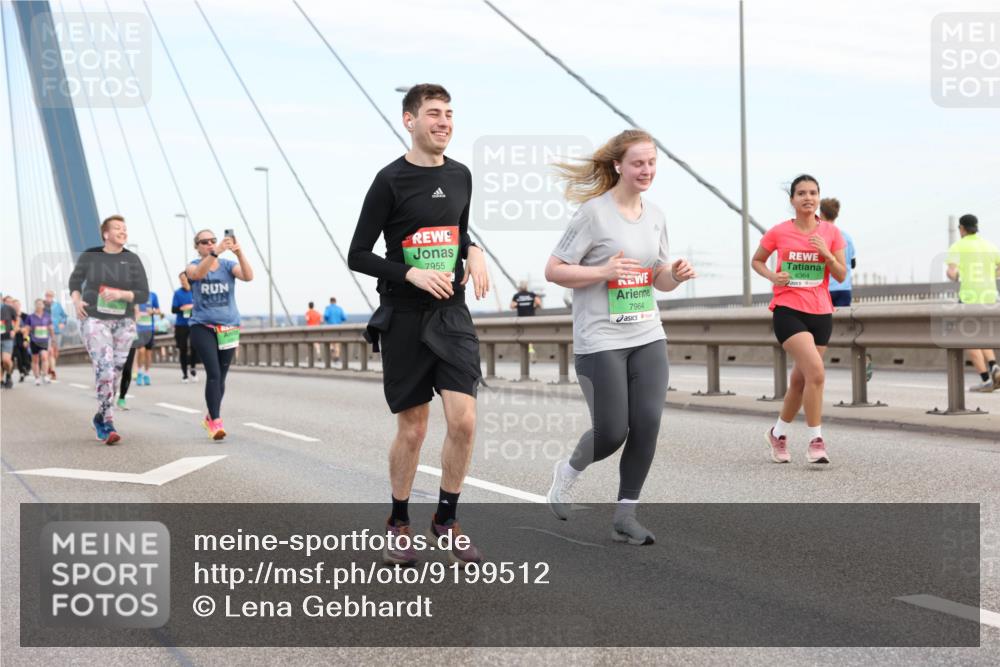 03.10.2025 - Köhlbrandbrückenlauf Lena Gebhardt http://msf.ph/oto/9199512 03.10.2025 15:39:03 Position 1 7955, 7964, 8364 meine-sportfotos.de