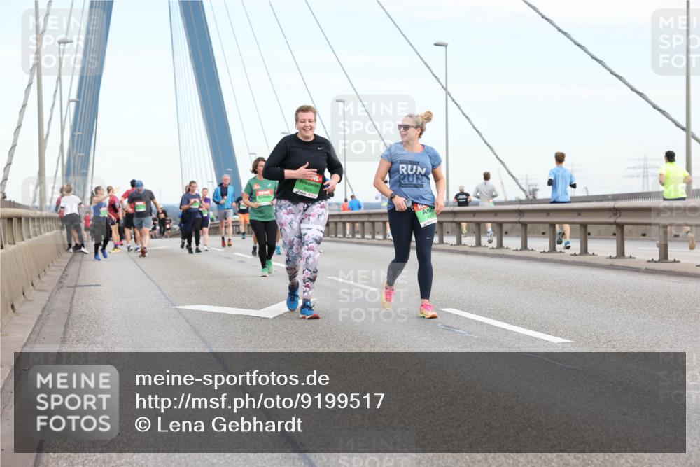 03.10.2025 - Köhlbrandbrückenlauf Lena Gebhardt http://msf.ph/oto/9199517 03.10.2025 15:39:05 Position 1 8429, 8301 meine-sportfotos.de