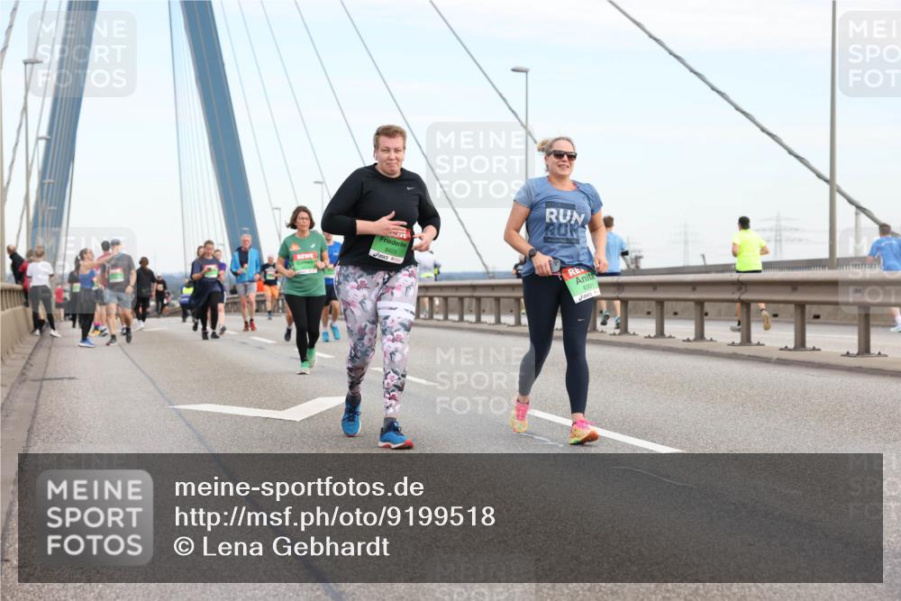 03.10.2025 - Köhlbrandbrückenlauf Lena Gebhardt http://msf.ph/oto/9199518 03.10.2025 15:39:06 Position 1 8429, 8301 meine-sportfotos.de