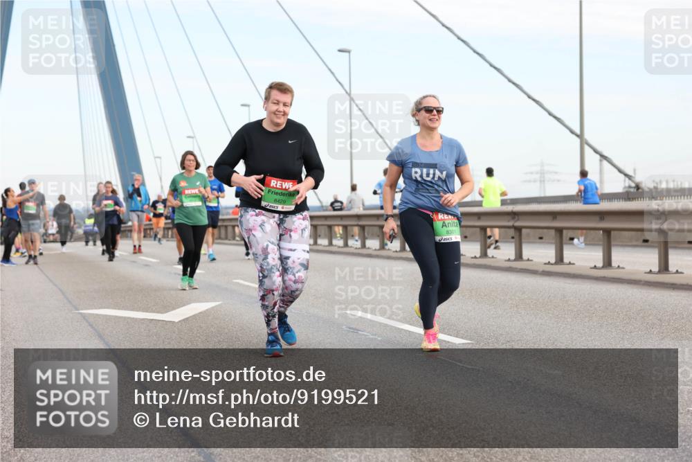 03.10.2025 - Köhlbrandbrückenlauf Lena Gebhardt http://msf.ph/oto/9199521 03.10.2025 15:39:06 Position 1 8429, 8301 meine-sportfotos.de