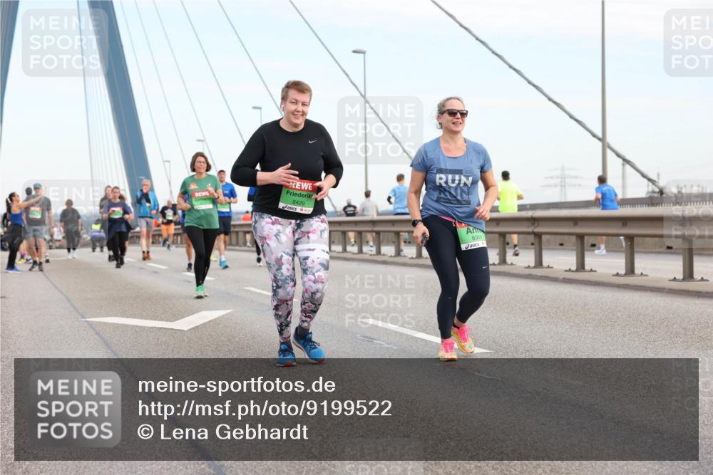 03.10.2025 - Köhlbrandbrückenlauf Lena Gebhardt http://msf.ph/oto/9199522 03.10.2025 15:39:07 Position 1 8429, 2024, 8301 meine-sportfotos.de