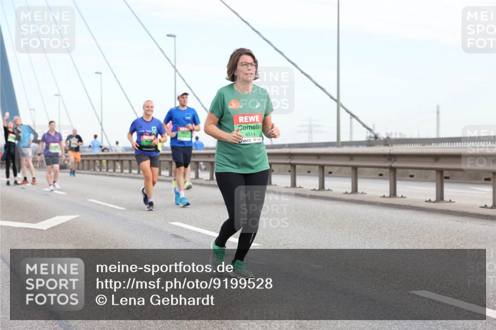03.10.2025 - Köhlbrandbrückenlauf Lena Gebhardt http://msf.ph/oto/9199528 03.10.2025 15:39:11 Position 1 8514 meine-sportfotos.de