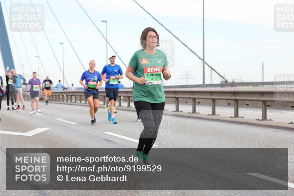 03.10.2025 - Köhlbrandbrückenlauf Lena Gebhardt http://msf.ph/oto/9199529 03.10.2025 15:39:11 Position 1 8514 meine-sportfotos.de