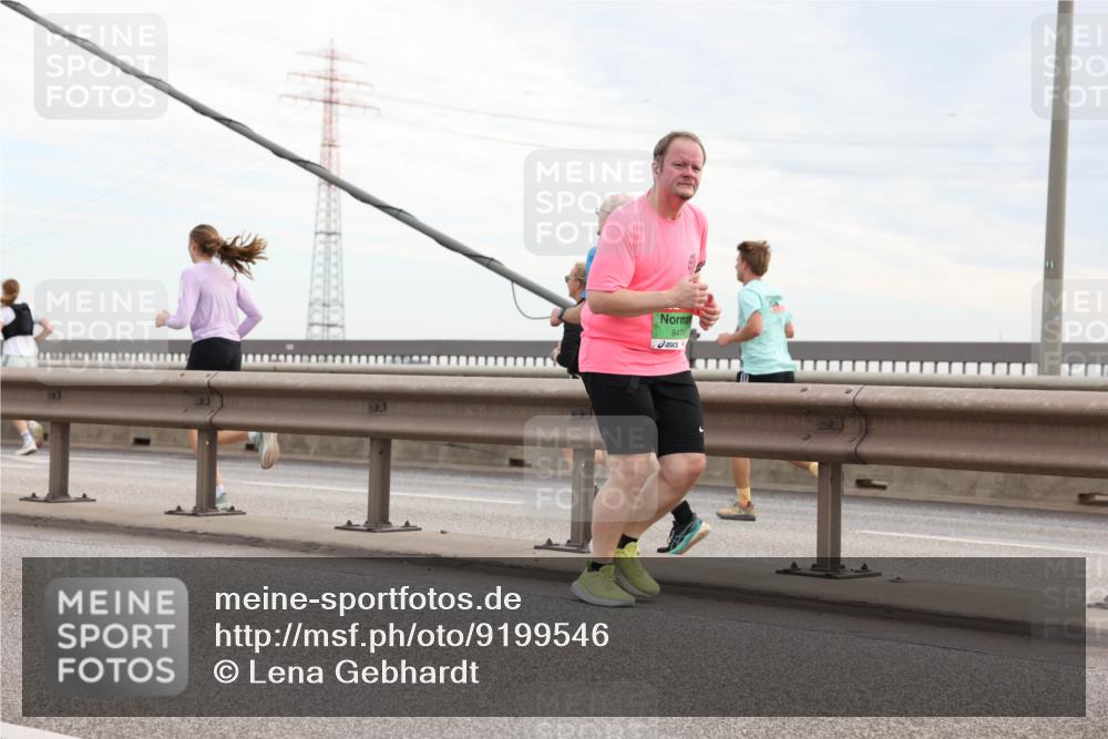 03.10.2025 - Köhlbrandbrückenlauf Lena Gebhardt http://msf.ph/oto/9199546 03.10.2025 15:39:18 Position 1 8470 meine-sportfotos.de