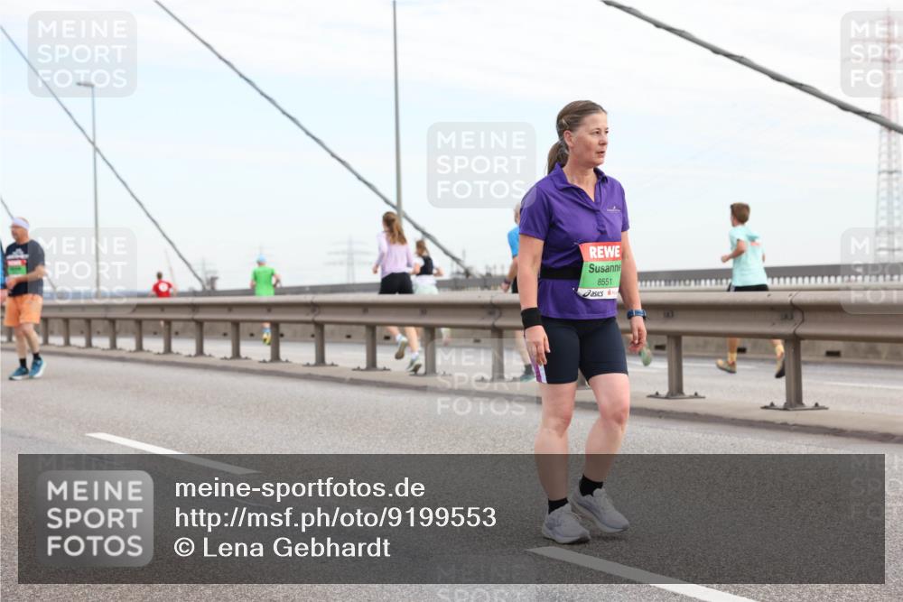 03.10.2025 - Köhlbrandbrückenlauf Lena Gebhardt http://msf.ph/oto/9199553 03.10.2025 15:39:20 Position 1 8551 meine-sportfotos.de